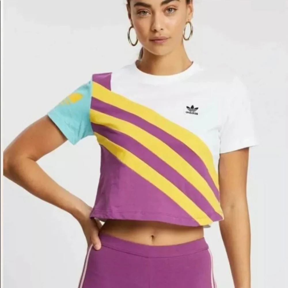 💜RARE Adidas Crop Top💜 - Picture 2 of 4